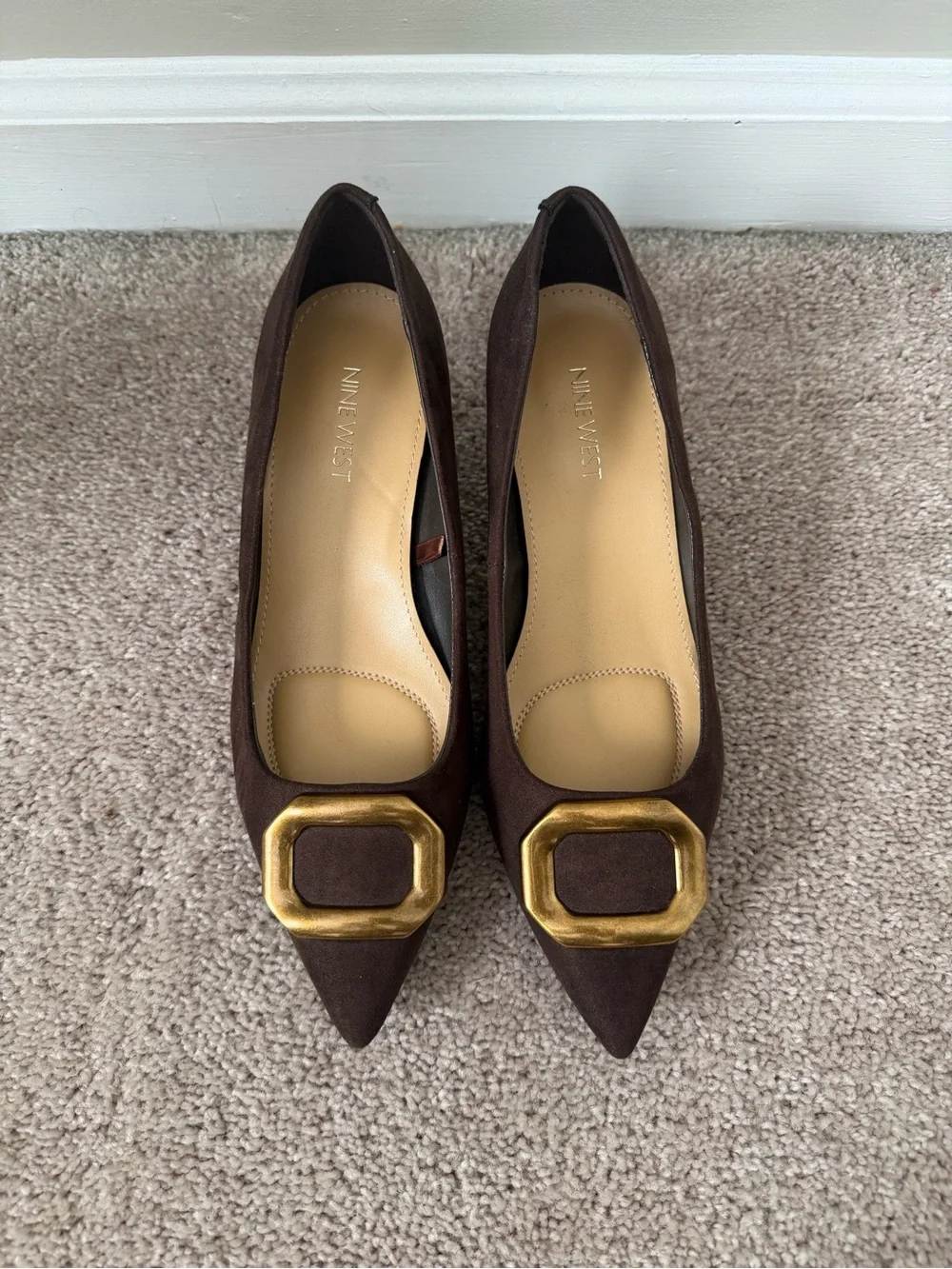 Nine West Classic Brown Pointed Toe Kitten Heel Pumps with Gold Accent